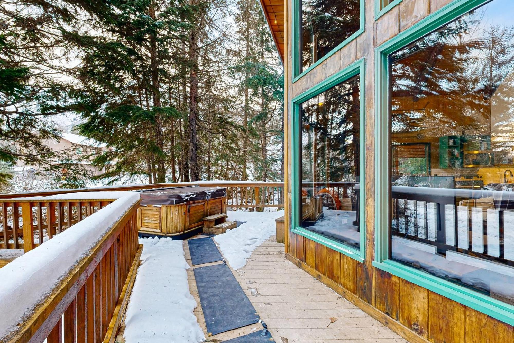 Kelly'S Chalet Гърдууд Екстериор снимка