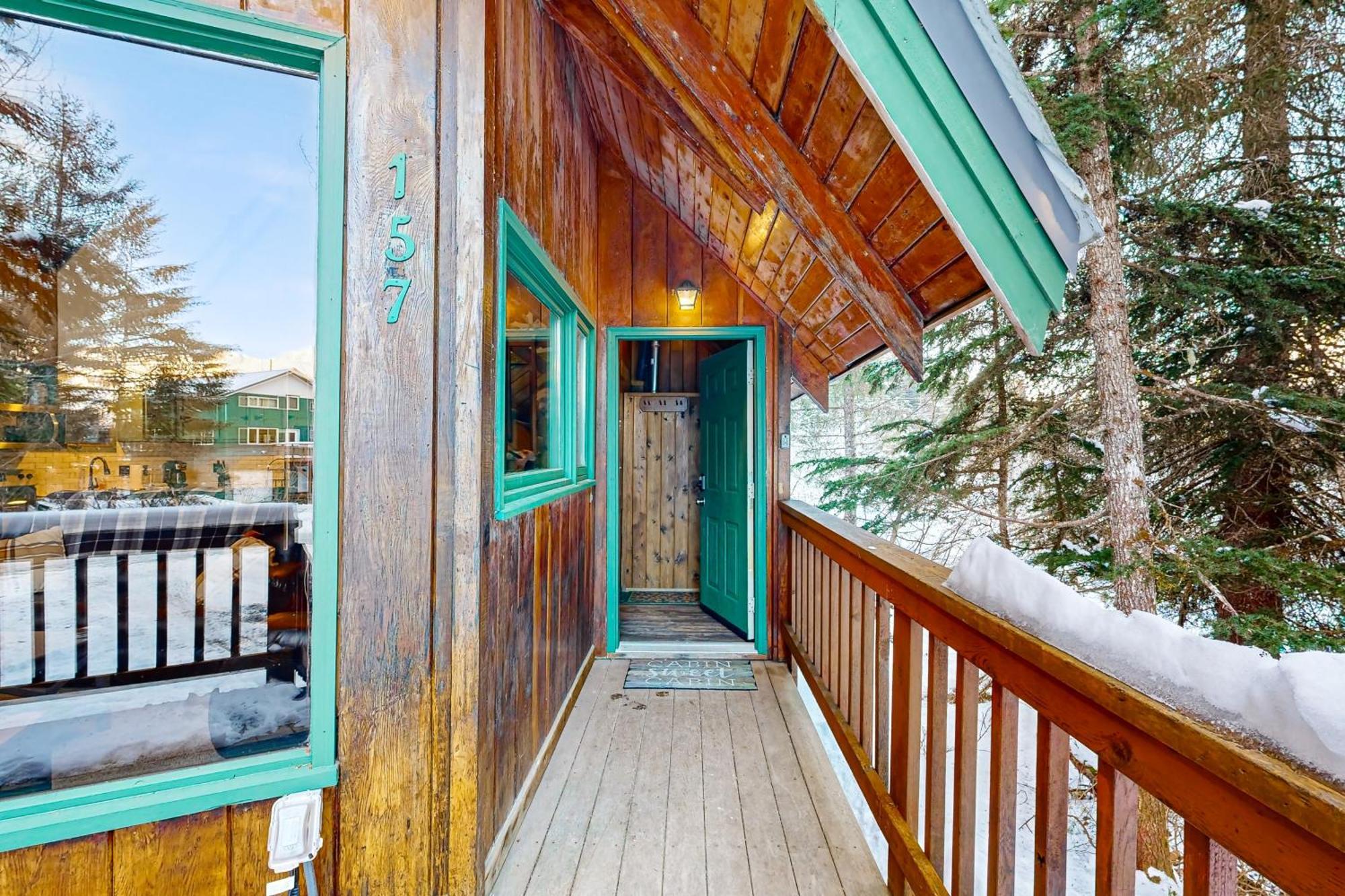 Kelly'S Chalet Гърдууд Екстериор снимка